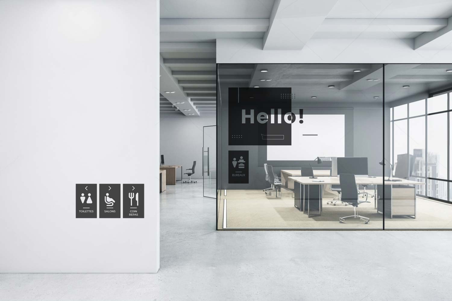 Bureau moderne avec signalétique d'entreprise en région nantaise